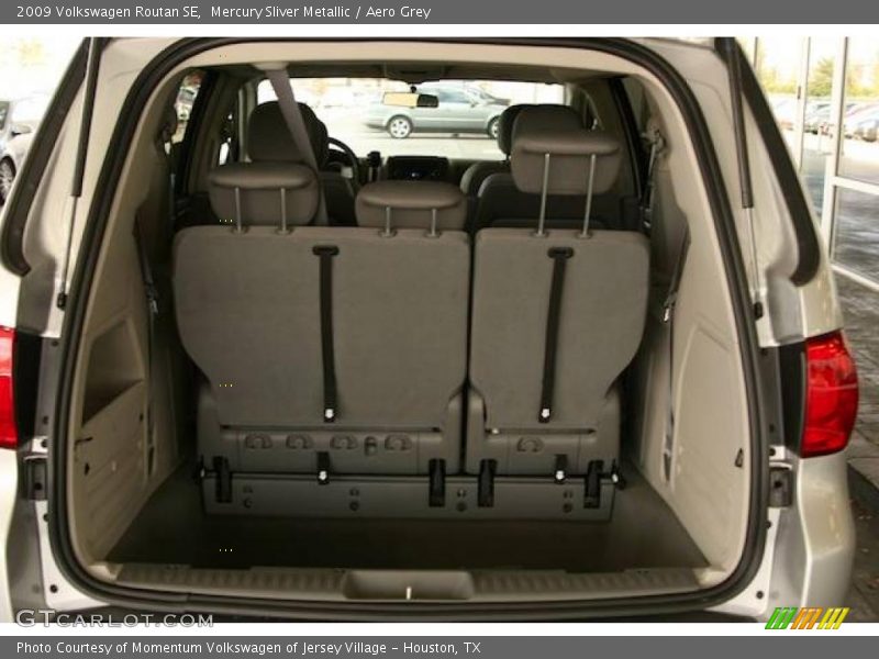 Mercury Sliver Metallic / Aero Grey 2009 Volkswagen Routan SE