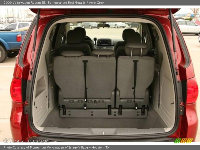 Pomegranate Red Metallic / Aero Grey 2009 Volkswagen Routan SE