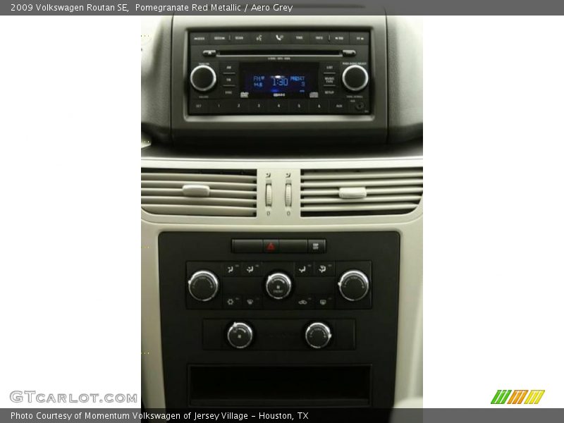 Pomegranate Red Metallic / Aero Grey 2009 Volkswagen Routan SE