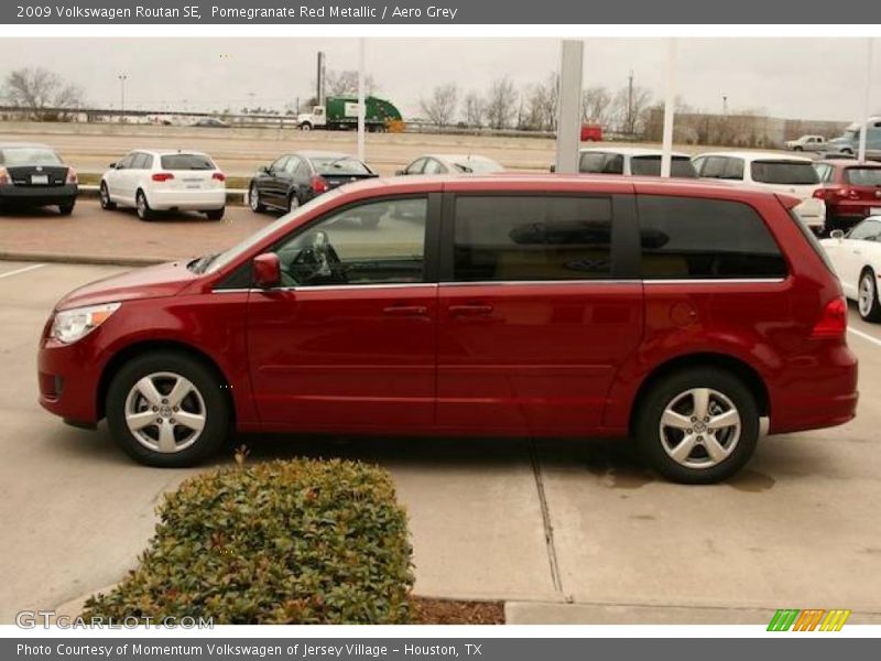 Pomegranate Red Metallic / Aero Grey 2009 Volkswagen Routan SE