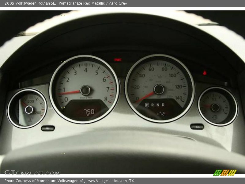 Pomegranate Red Metallic / Aero Grey 2009 Volkswagen Routan SE