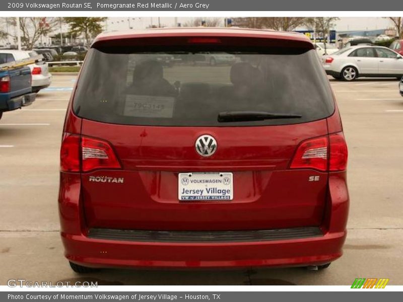 Pomegranate Red Metallic / Aero Grey 2009 Volkswagen Routan SE