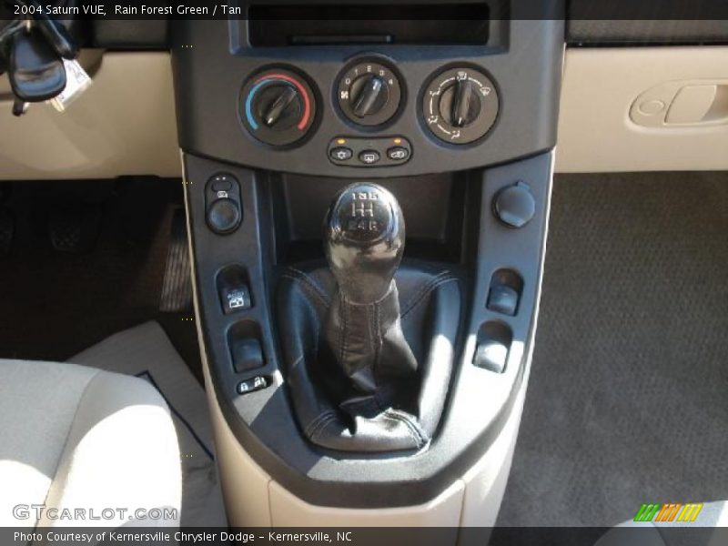 Rain Forest Green / Tan 2004 Saturn VUE
