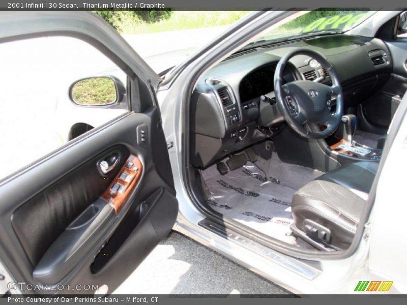 Titanium Metallic / Graphite 2001 Infiniti I 30 Sedan