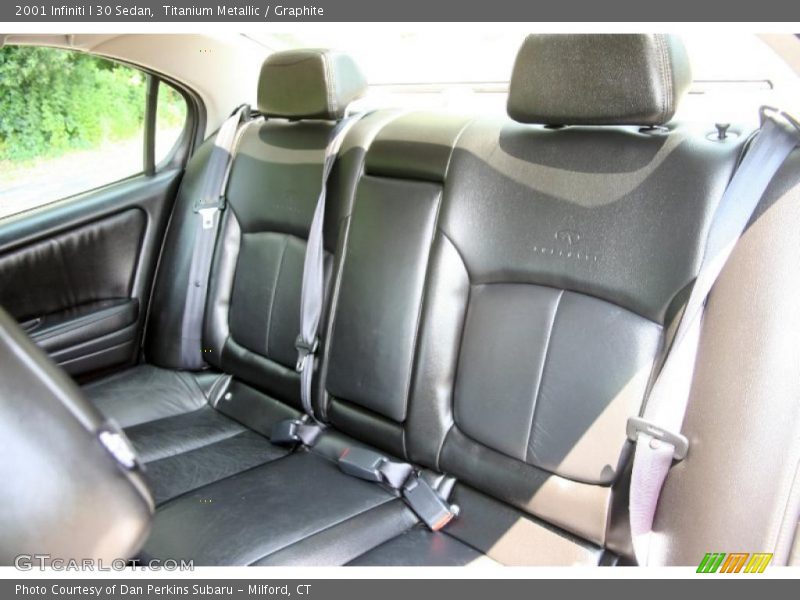 Titanium Metallic / Graphite 2001 Infiniti I 30 Sedan