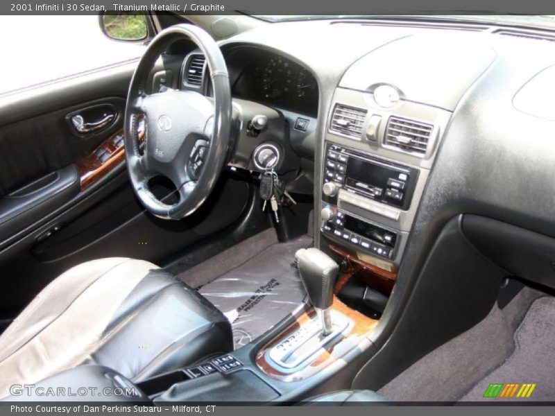 Titanium Metallic / Graphite 2001 Infiniti I 30 Sedan