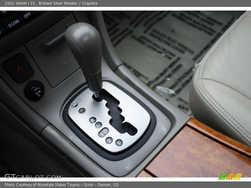 Brilliant Silver Metallic / Graphite 2002 Infiniti I 35