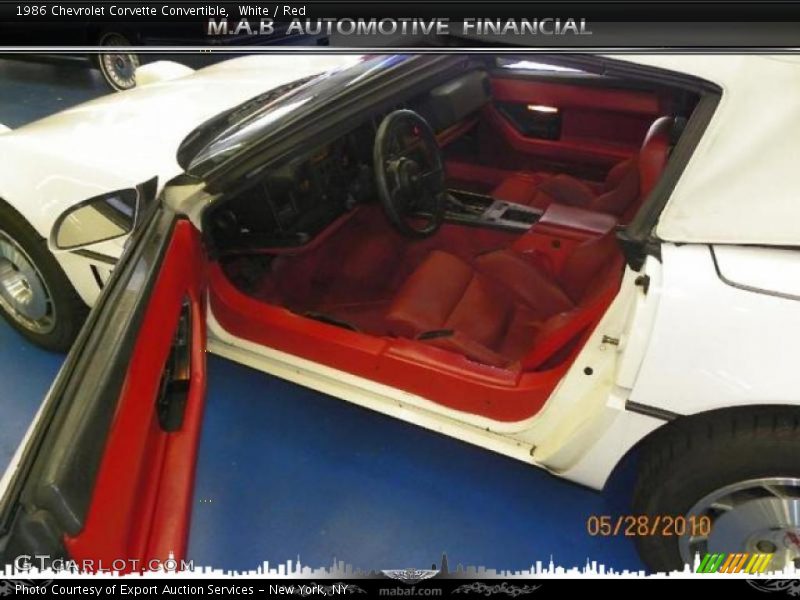 White / Red 1986 Chevrolet Corvette Convertible