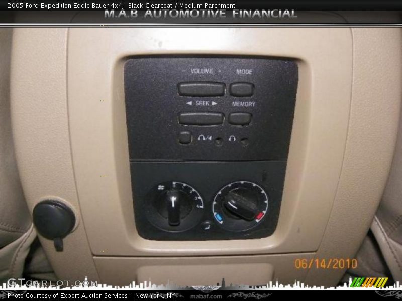 Black Clearcoat / Medium Parchment 2005 Ford Expedition Eddie Bauer 4x4