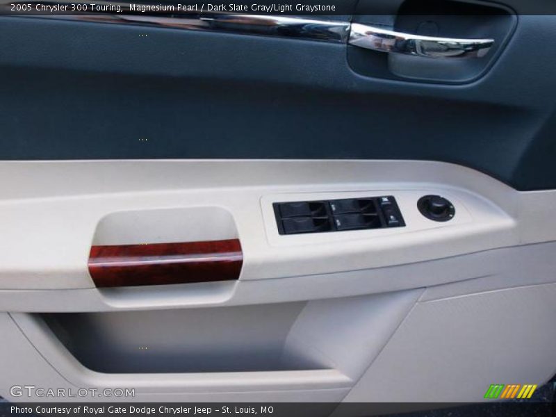 Magnesium Pearl / Dark Slate Gray/Light Graystone 2005 Chrysler 300 Touring