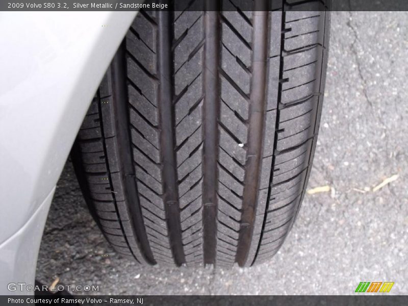 Silver Metallic / Sandstone Beige 2009 Volvo S80 3.2