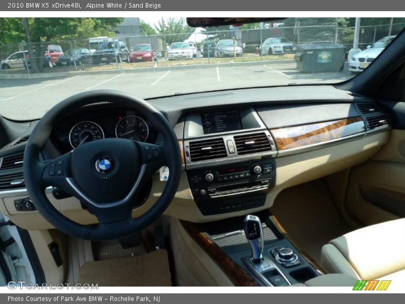 Alpine White / Sand Beige 2010 BMW X5 xDrive48i