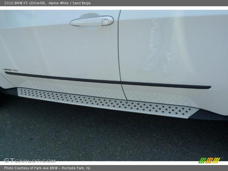 Alpine White / Sand Beige 2010 BMW X5 xDrive48i