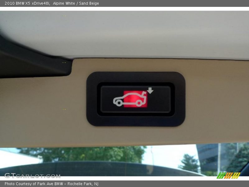 Alpine White / Sand Beige 2010 BMW X5 xDrive48i