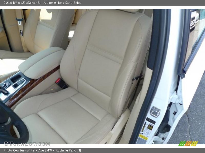 Alpine White / Sand Beige 2010 BMW X5 xDrive48i