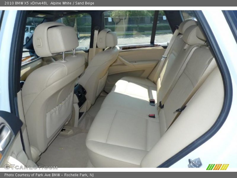 Alpine White / Sand Beige 2010 BMW X5 xDrive48i
