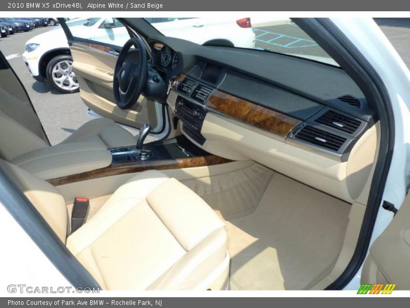 Alpine White / Sand Beige 2010 BMW X5 xDrive48i