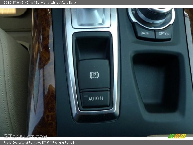 Alpine White / Sand Beige 2010 BMW X5 xDrive48i