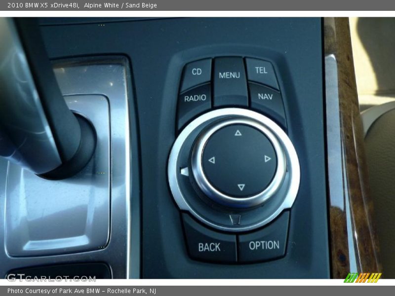 Alpine White / Sand Beige 2010 BMW X5 xDrive48i