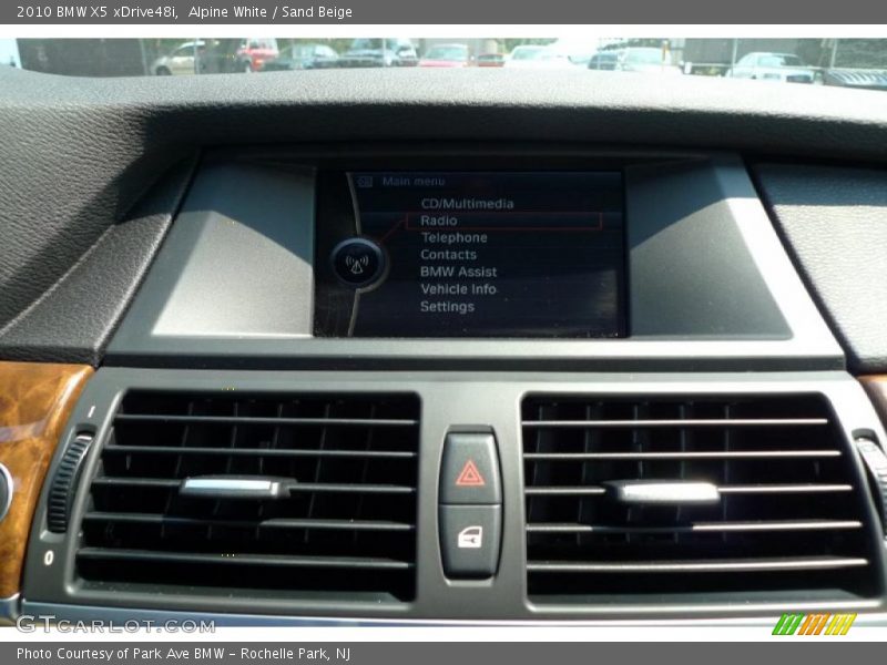 Alpine White / Sand Beige 2010 BMW X5 xDrive48i