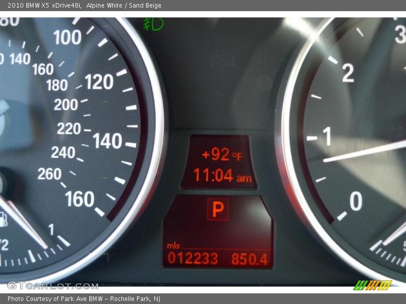 Alpine White / Sand Beige 2010 BMW X5 xDrive48i