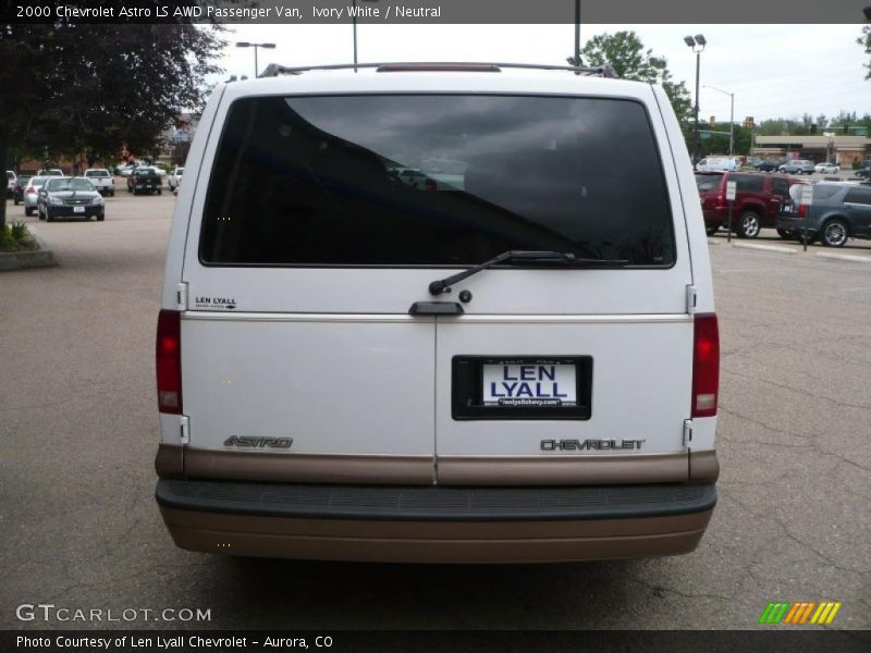 Ivory White / Neutral 2000 Chevrolet Astro LS AWD Passenger Van