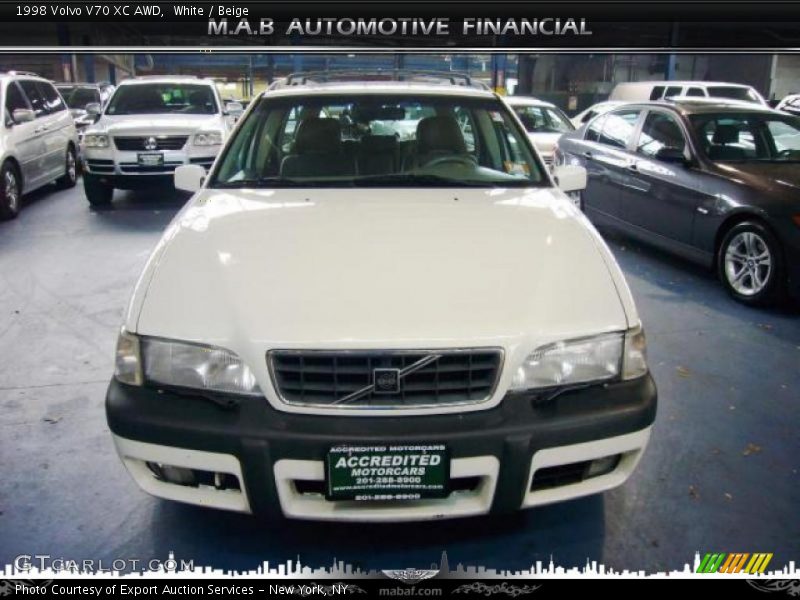 White / Beige 1998 Volvo V70 XC AWD