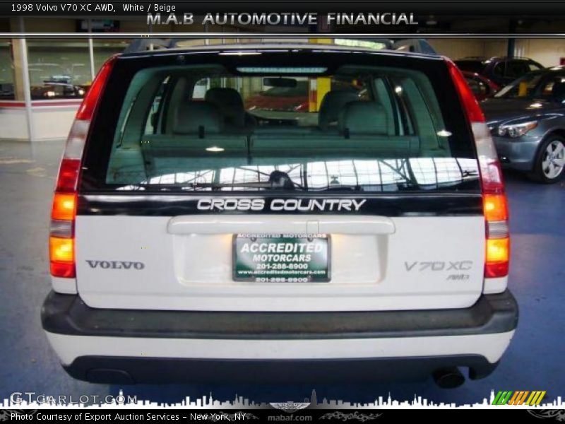 White / Beige 1998 Volvo V70 XC AWD