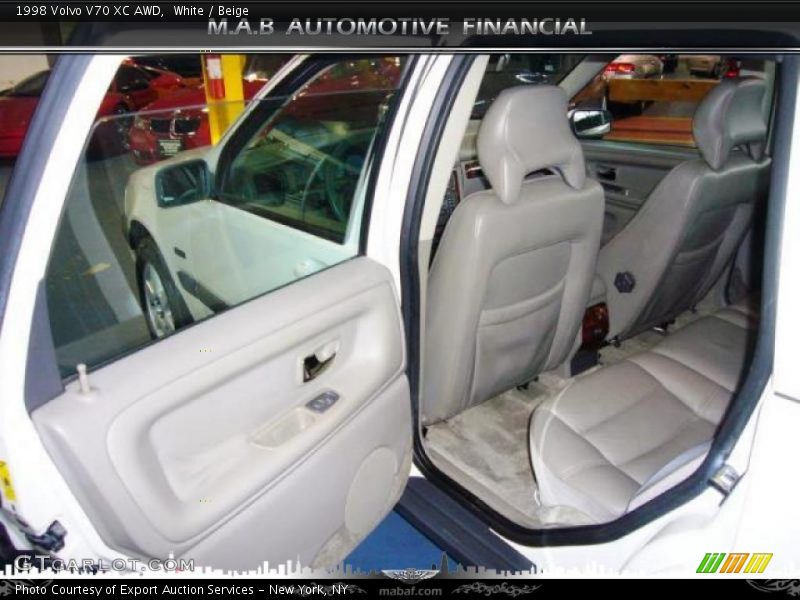 White / Beige 1998 Volvo V70 XC AWD