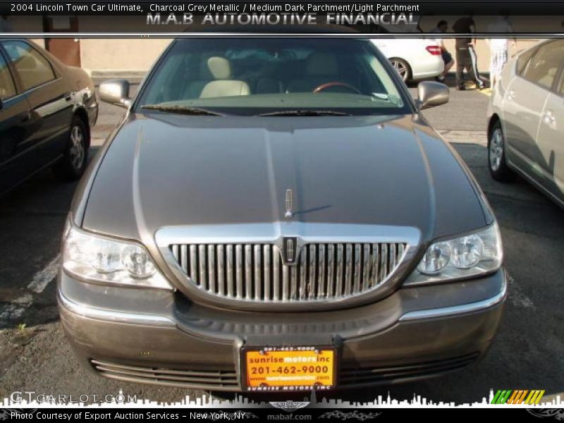 Charcoal Grey Metallic / Medium Dark Parchment/Light Parchment 2004 Lincoln Town Car Ultimate