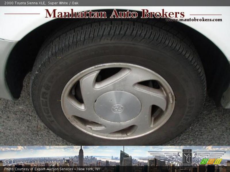 Super White / Oak 2000 Toyota Sienna XLE