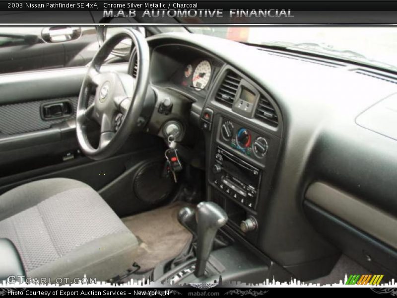 Chrome Silver Metallic / Charcoal 2003 Nissan Pathfinder SE 4x4
