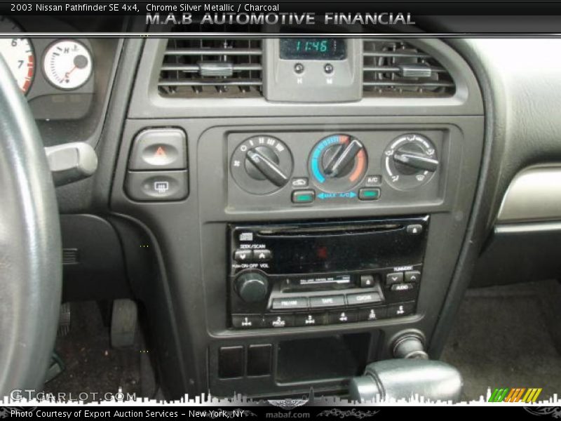 Chrome Silver Metallic / Charcoal 2003 Nissan Pathfinder SE 4x4