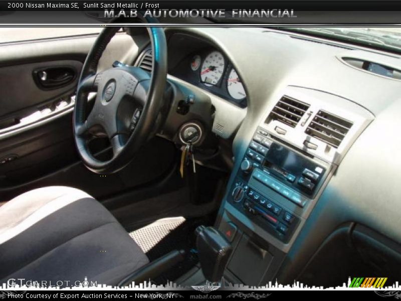 Sunlit Sand Metallic / Frost 2000 Nissan Maxima SE