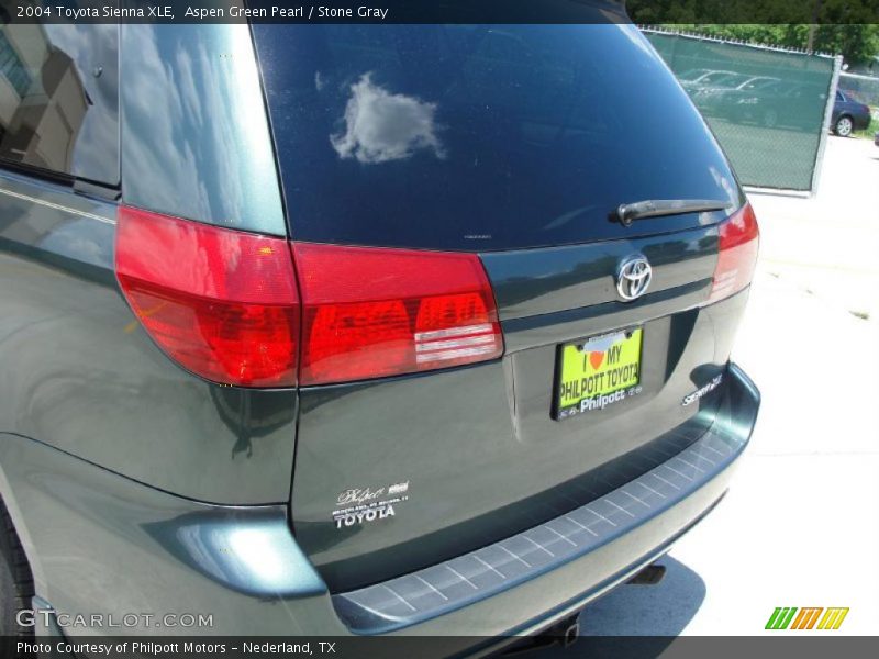 Aspen Green Pearl / Stone Gray 2004 Toyota Sienna XLE