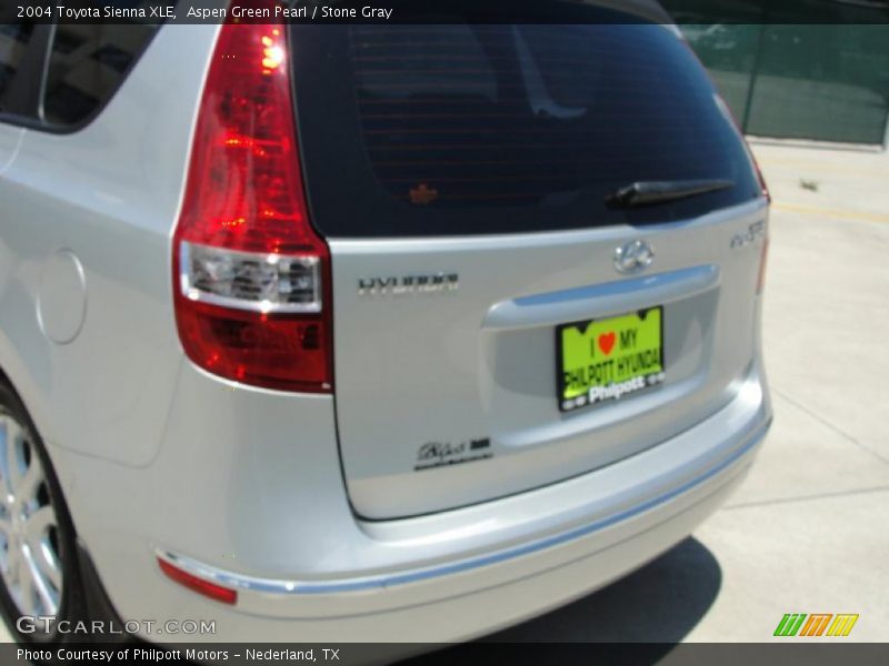 Aspen Green Pearl / Stone Gray 2004 Toyota Sienna XLE