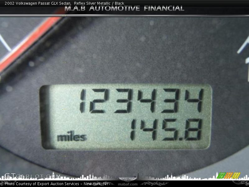 Reflex Silver Metallic / Black 2002 Volkswagen Passat GLX Sedan