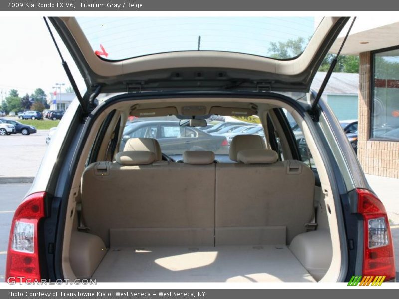 Titanium Gray / Beige 2009 Kia Rondo LX V6