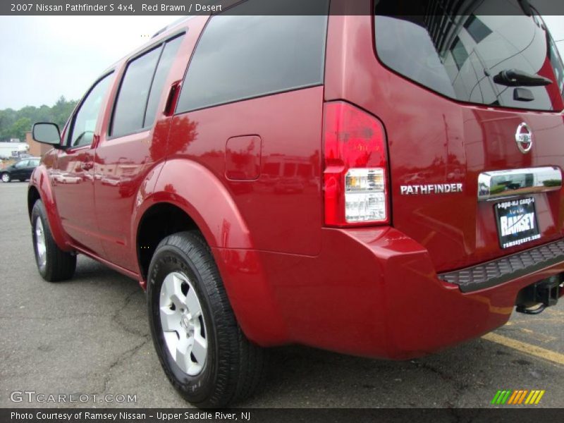 Red Brawn / Desert 2007 Nissan Pathfinder S 4x4