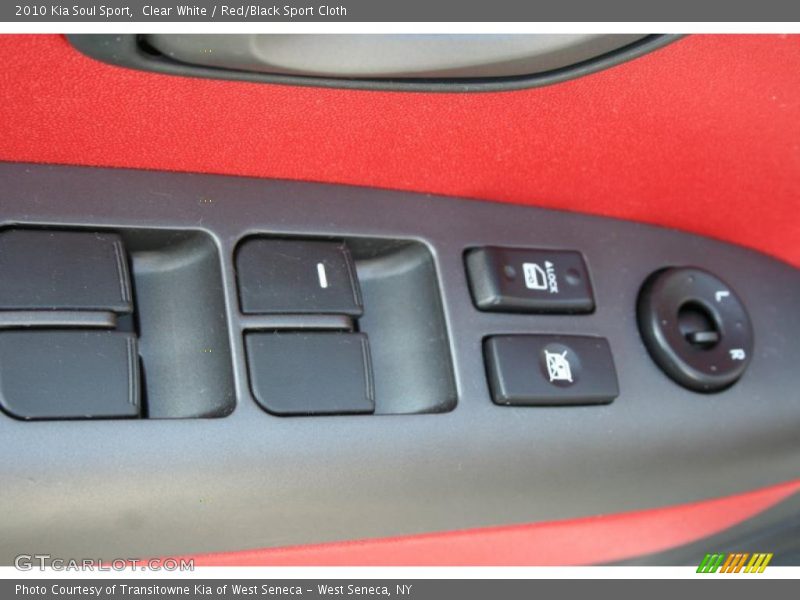 Clear White / Red/Black Sport Cloth 2010 Kia Soul Sport