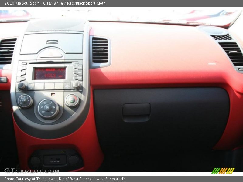 Clear White / Red/Black Sport Cloth 2010 Kia Soul Sport