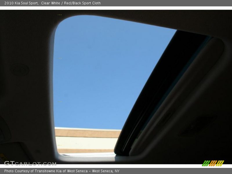 Clear White / Red/Black Sport Cloth 2010 Kia Soul Sport