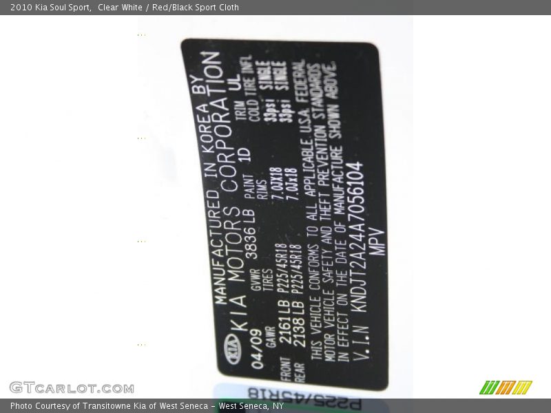 Clear White / Red/Black Sport Cloth 2010 Kia Soul Sport