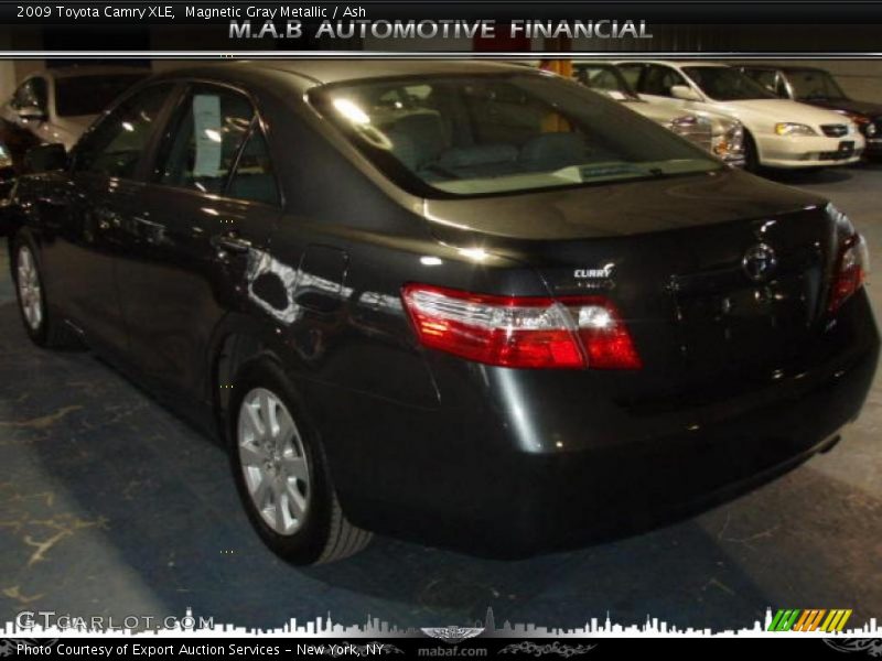 Magnetic Gray Metallic / Ash 2009 Toyota Camry XLE