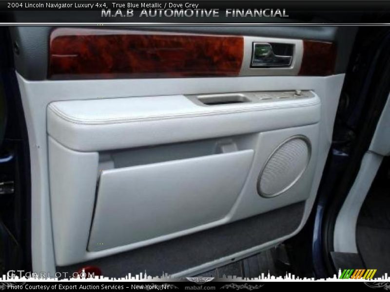 True Blue Metallic / Dove Grey 2004 Lincoln Navigator Luxury 4x4
