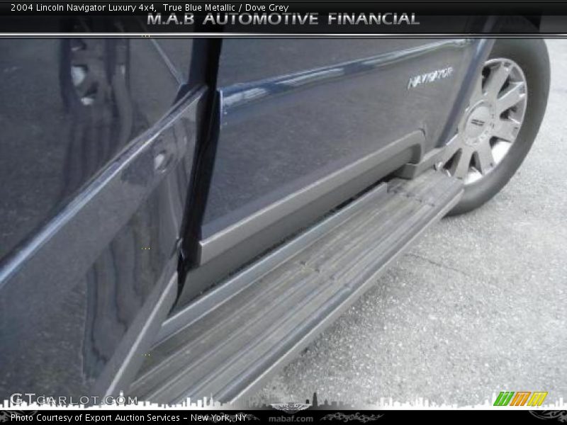 True Blue Metallic / Dove Grey 2004 Lincoln Navigator Luxury 4x4