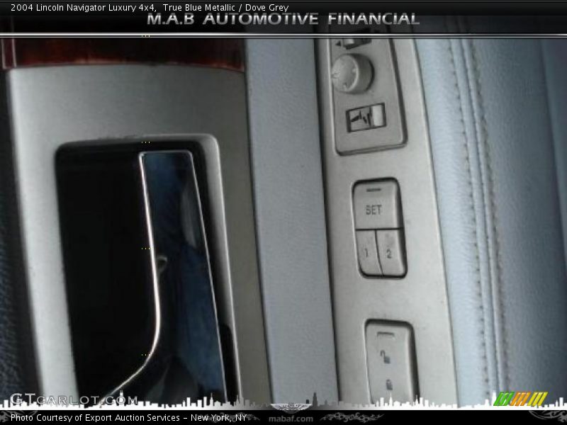 True Blue Metallic / Dove Grey 2004 Lincoln Navigator Luxury 4x4