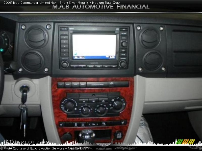 Bright Silver Metallic / Medium Slate Gray 2006 Jeep Commander Limited 4x4