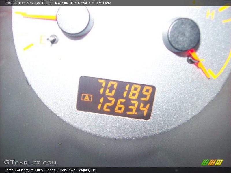 Majestic Blue Metallic / Cafe Latte 2005 Nissan Maxima 3.5 SE
