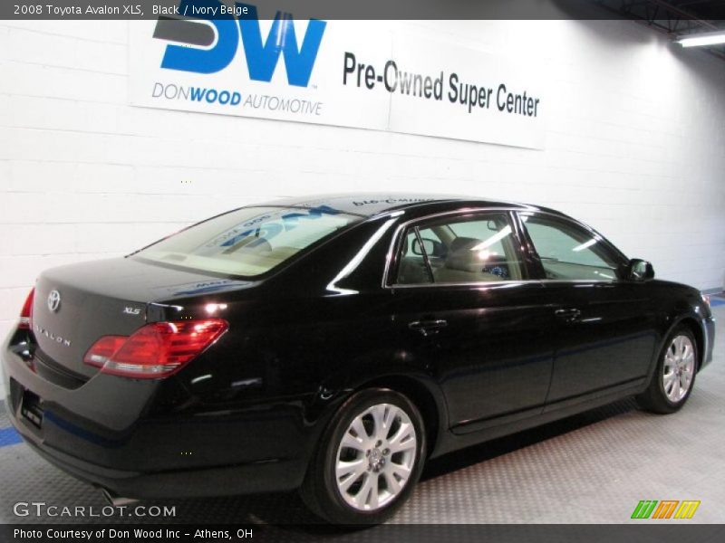 Black / Ivory Beige 2008 Toyota Avalon XLS